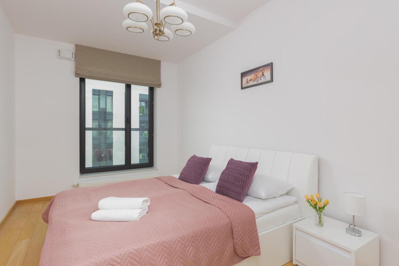 Dzielna Apartment Warsaw Wola By Noclegi Renters Luaran gambar