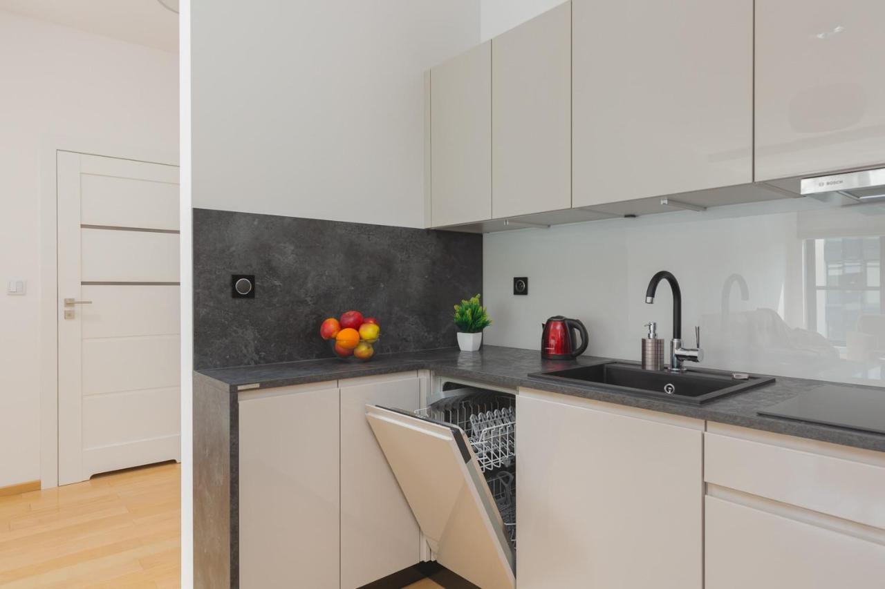 Dzielna Apartment Warsaw Wola By Noclegi Renters Luaran gambar