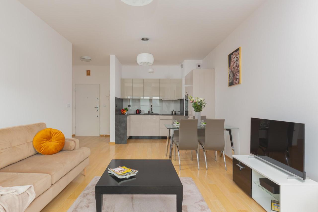 Dzielna Apartment Warsaw Wola By Noclegi Renters Luaran gambar