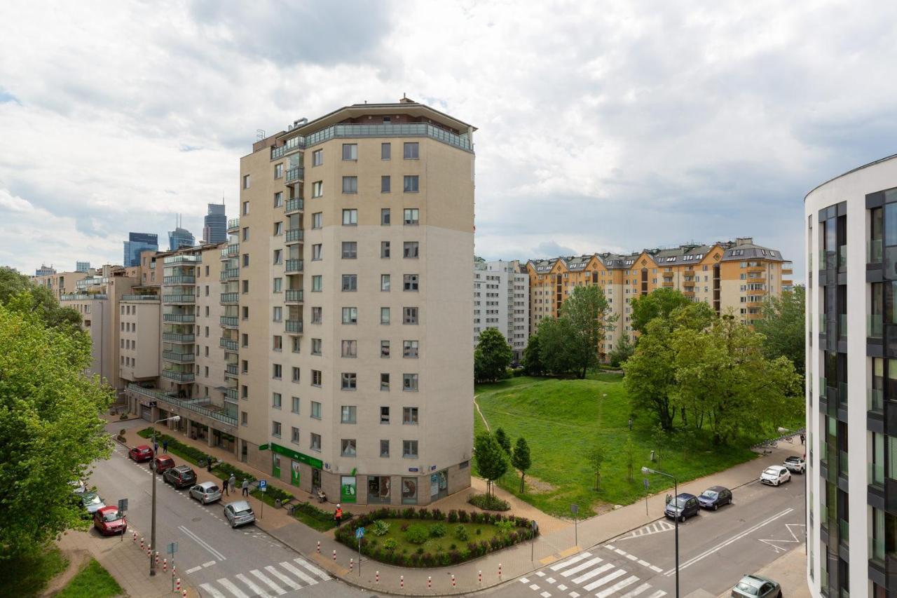 Dzielna Apartment Warsaw Wola By Noclegi Renters Luaran gambar
